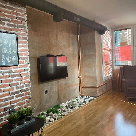 Industrial Magic On Pedestian Zone Apartment Skopje Ngoại thất bức ảnh