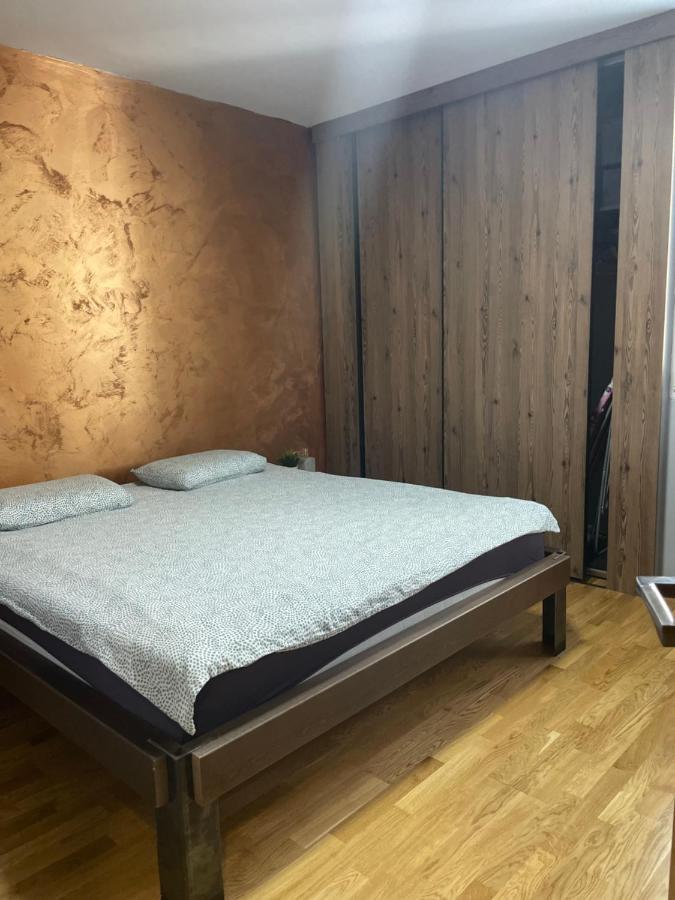 Industrial Magic On Pedestian Zone Apartment Skopje Ngoại thất bức ảnh