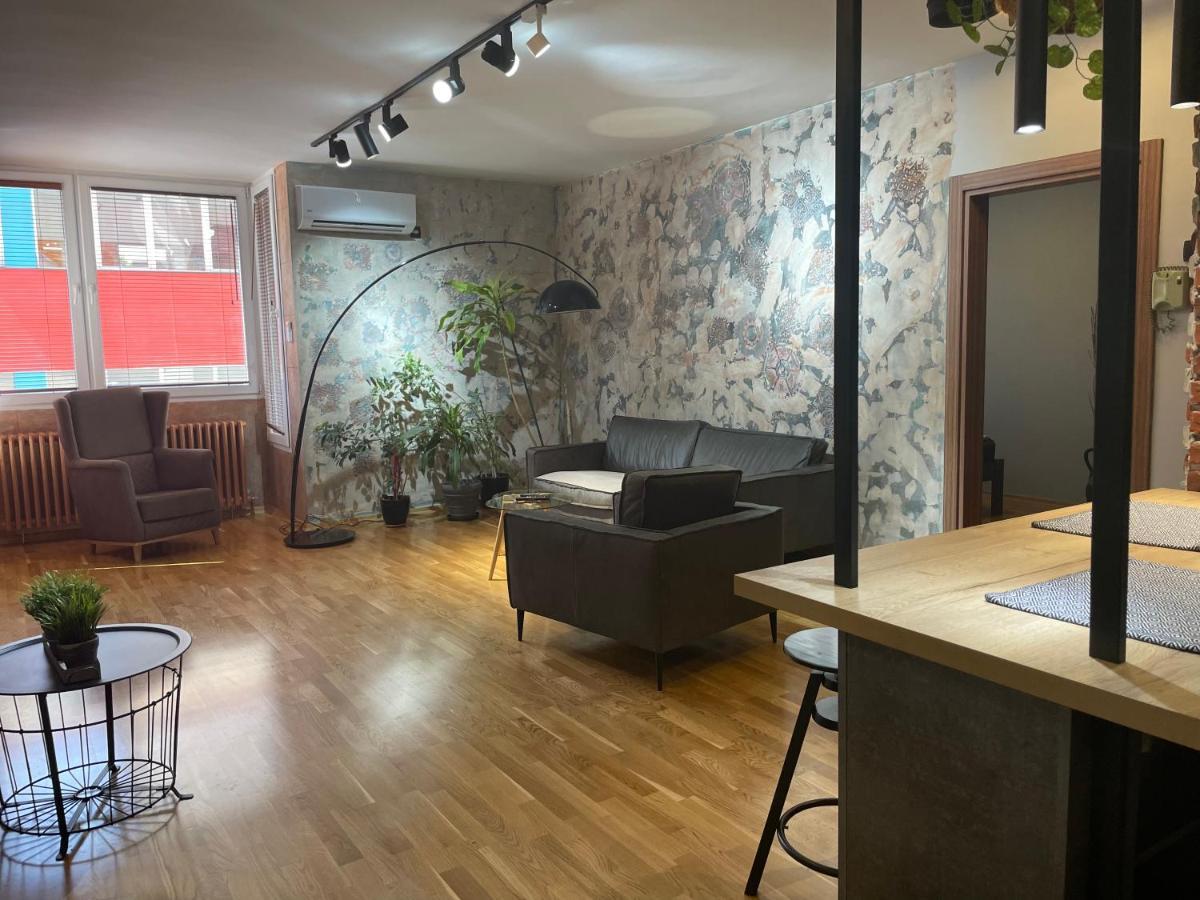Industrial Magic On Pedestian Zone Apartment Skopje Ngoại thất bức ảnh
